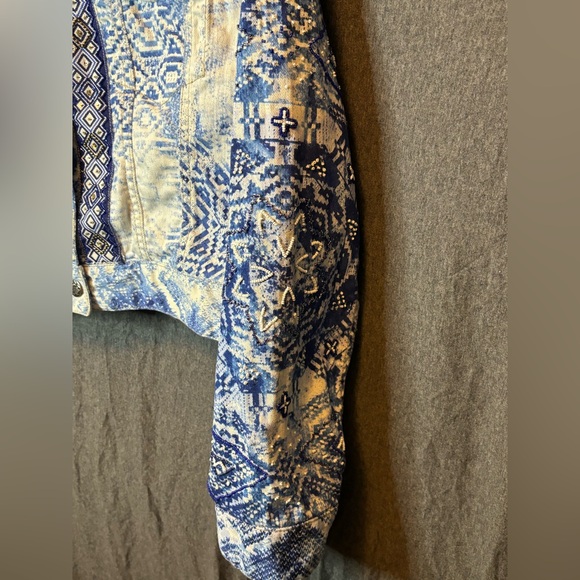 Chicos cropped denim jacket artisan beaded design - Picture 8 of 10